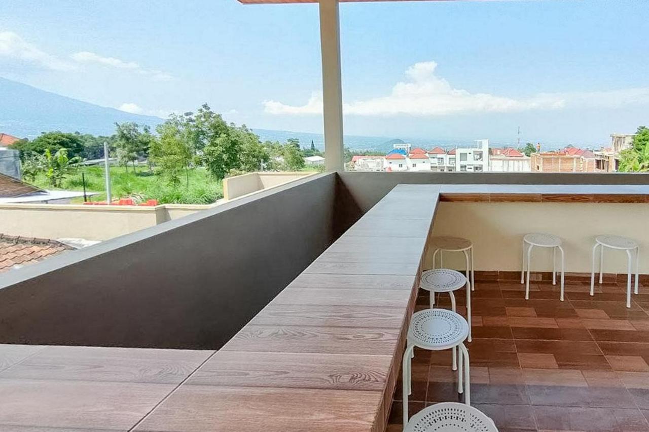 Reddoorz Near Bns Batu Hotel Tlekung Екстериор снимка