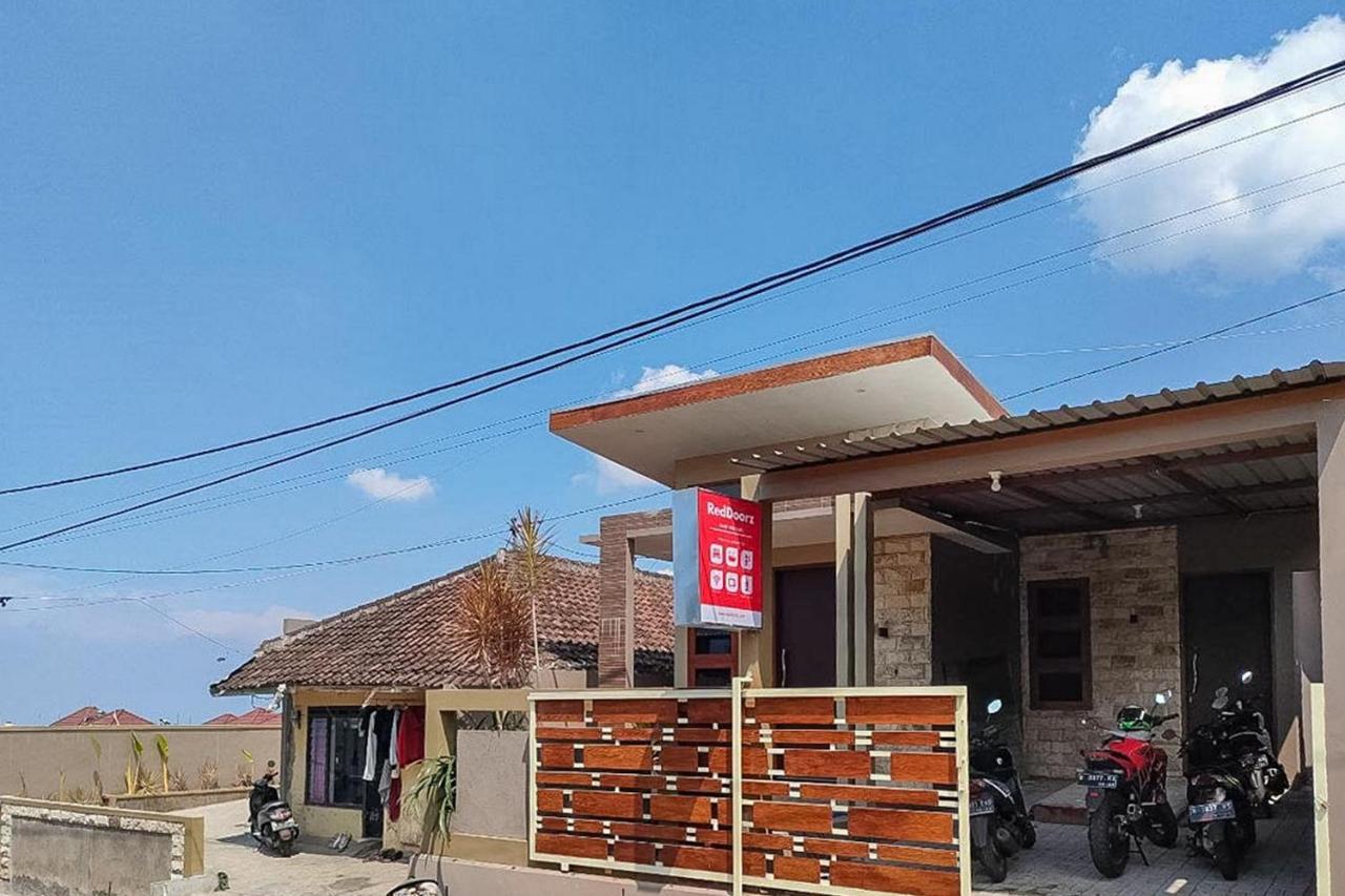 Reddoorz Near Bns Batu Hotel Tlekung Екстериор снимка