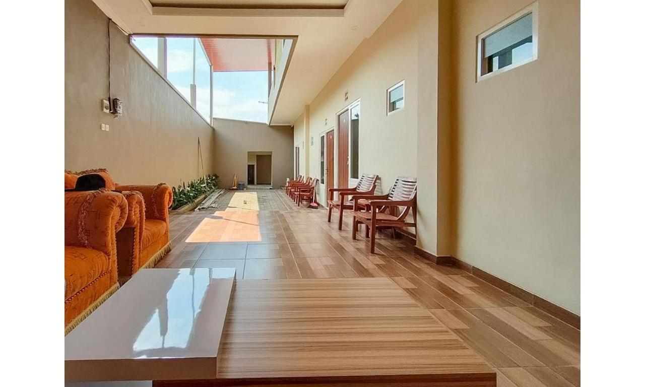 Reddoorz Near Bns Batu Hotel Tlekung Екстериор снимка